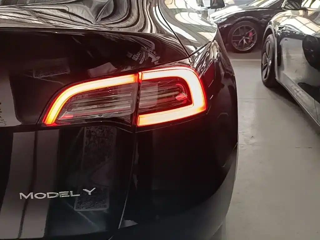 Model Y 2022 Facelift Rear-Wheel Drive Version — миниатюра 8