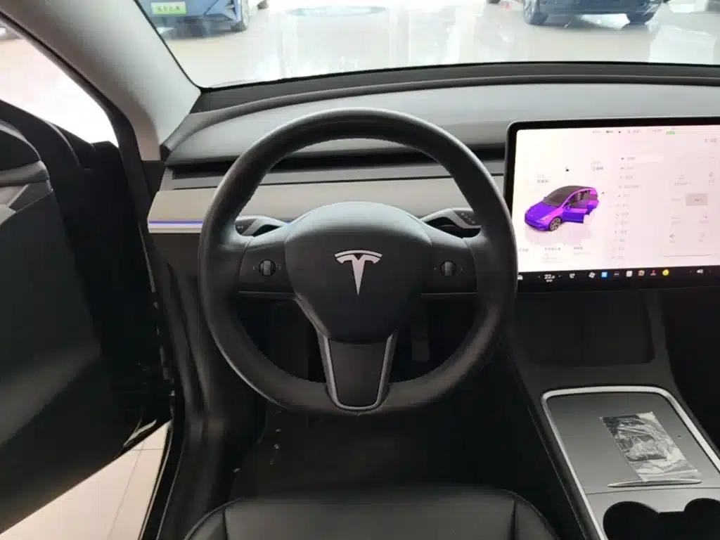 Model Y 2023 Rear-Wheel Drive — миниатюра 11