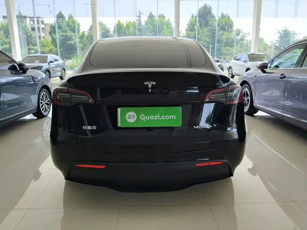 Model Y 2023 Rear-Wheel Drive — миниатюра 6