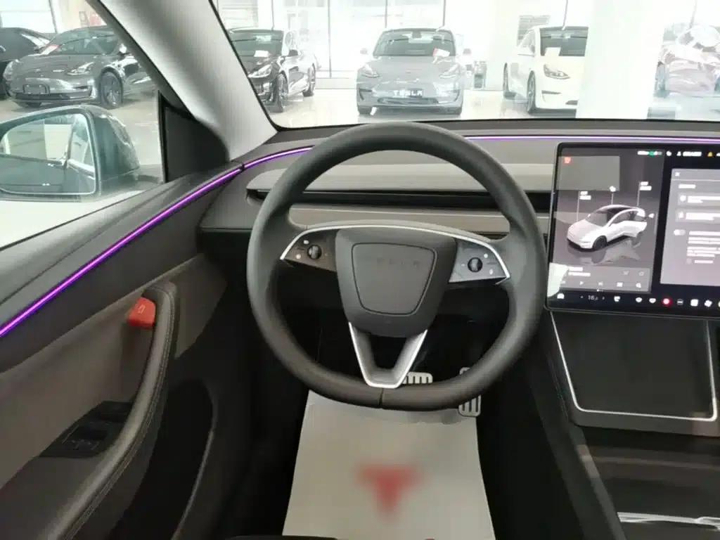 Model Y 2025 Rear-Wheel Drive — миниатюра 11