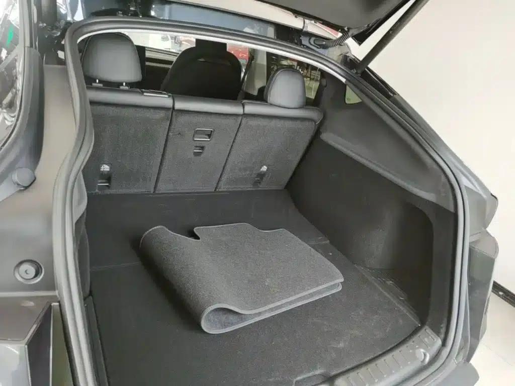 Model Y 2025 Rear-Wheel Drive — миниатюра 19