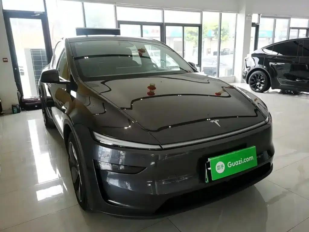Model Y 2025 Rear-Wheel Drive — миниатюра 4