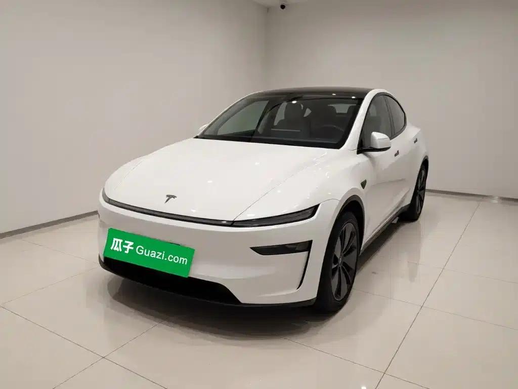 Model Y 2025 Rear-Wheel Drive — миниатюра 1