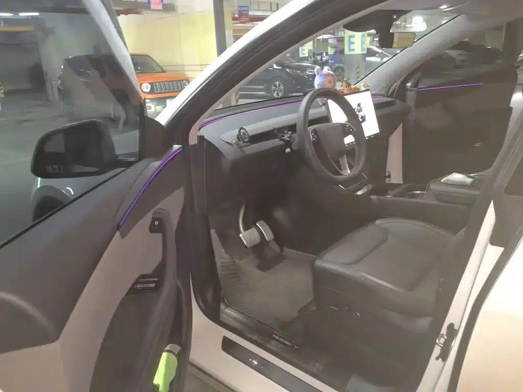 Model Y 2025 Rear-Wheel Drive — миниатюра 8