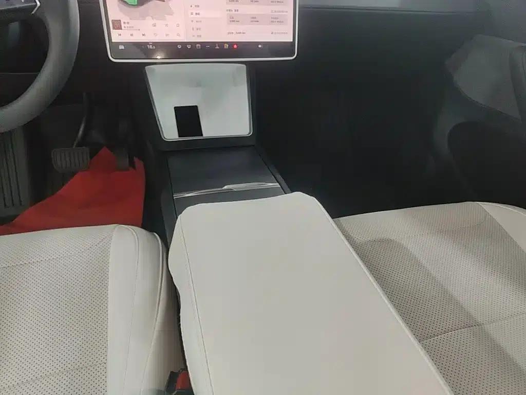 Model Y 2025 Rear-Wheel Drive — миниатюра 14