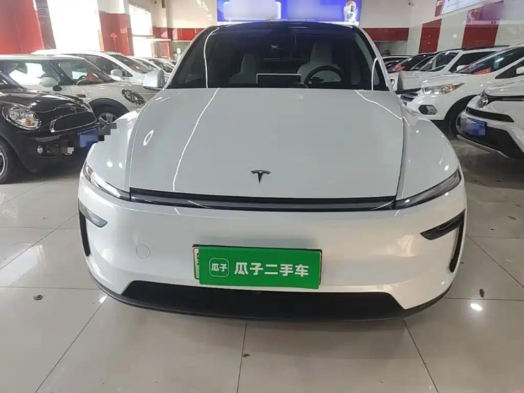 Model Y 2025 Rear-Wheel Drive — миниатюра 3