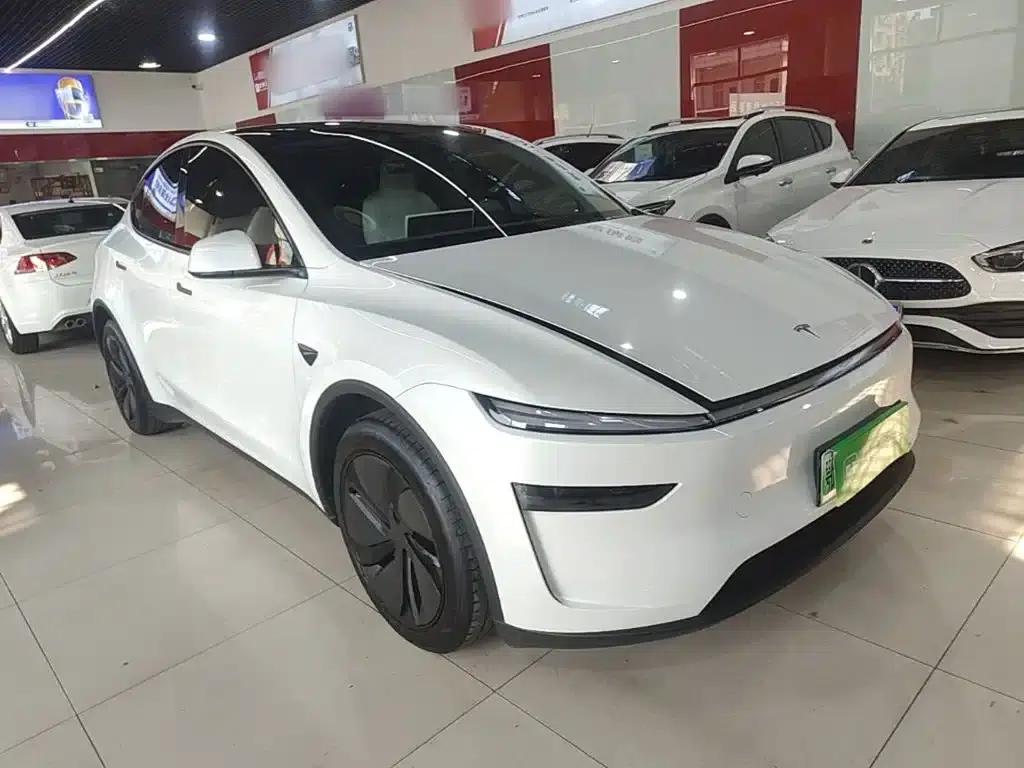 Model Y 2025 Rear-Wheel Drive — миниатюра 4