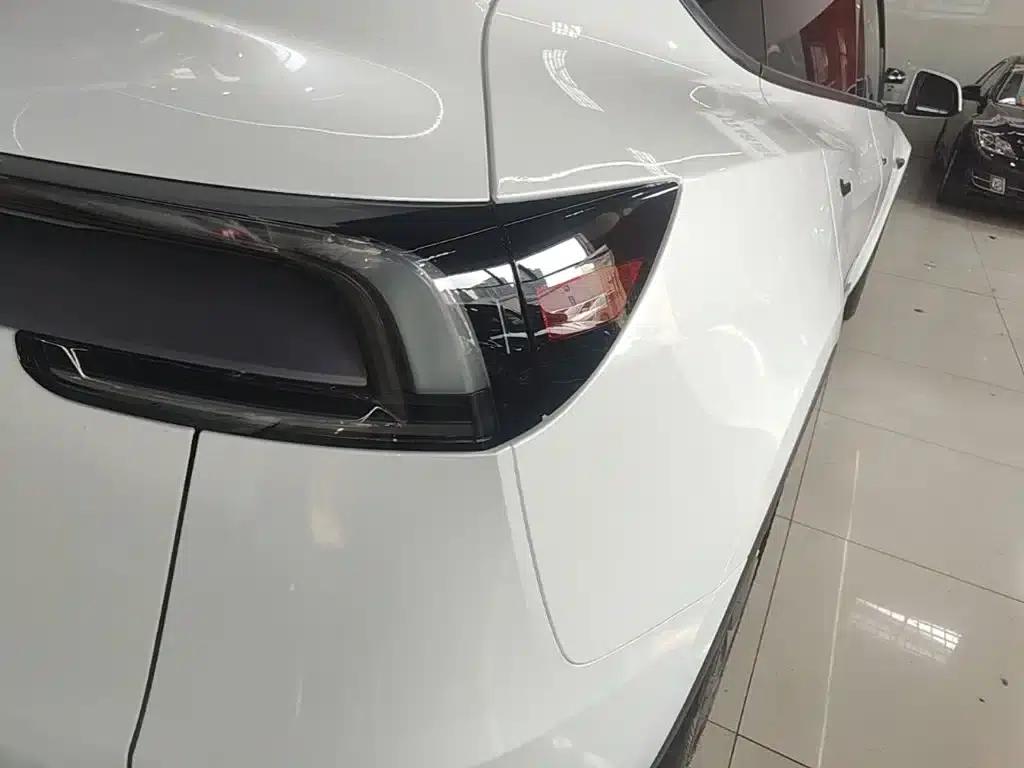 Model Y 2025 Rear-Wheel Drive — миниатюра 8