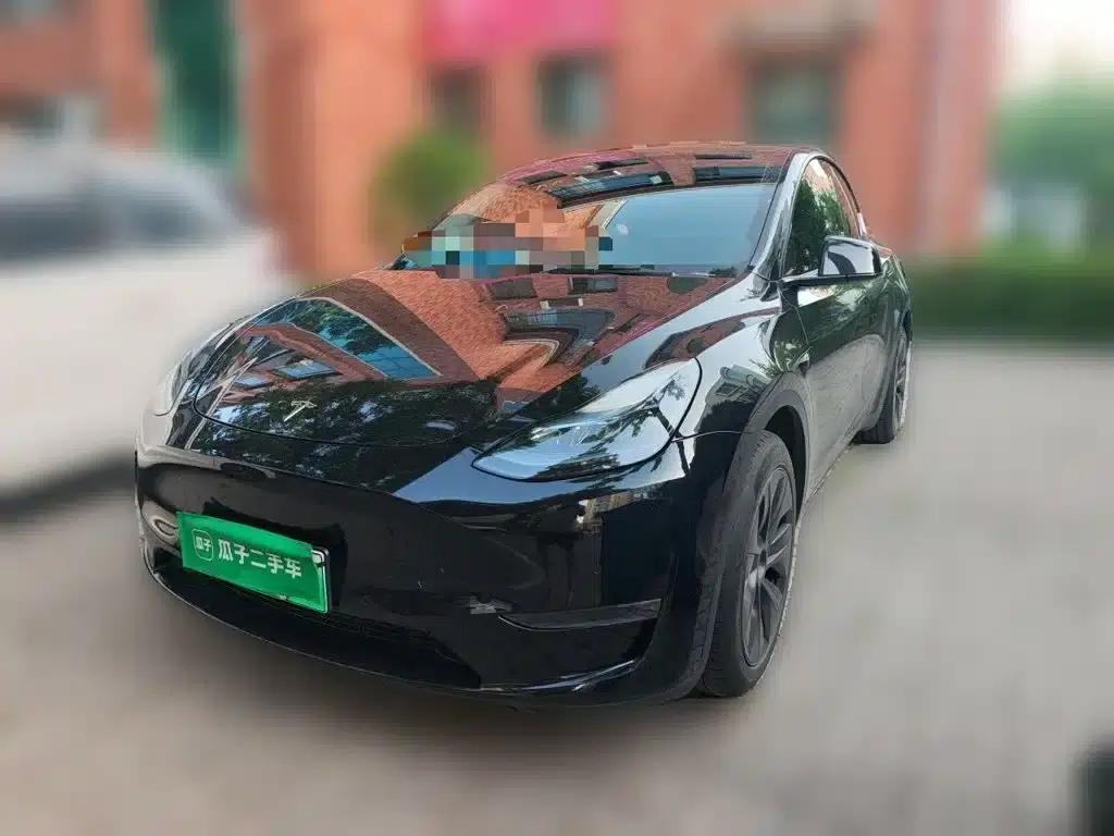 Model Y 2023 Long Range All-Wheel Drive — миниатюра 1