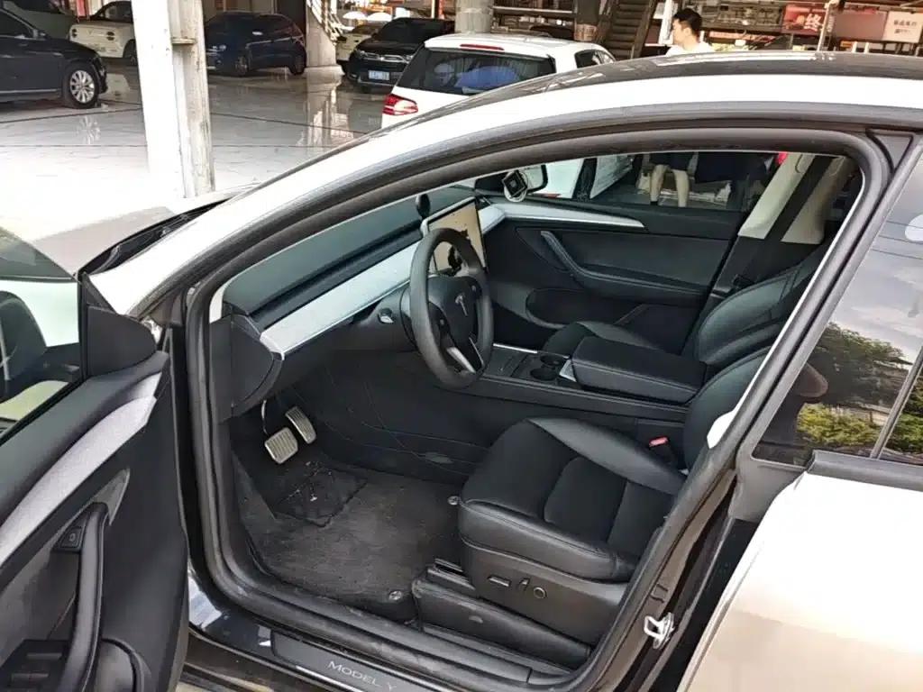Model Y 2024 Rear-Wheel Drive — миниатюра 16