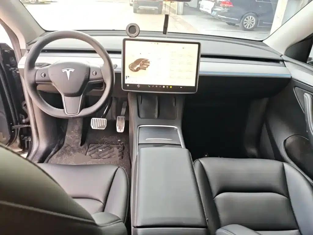 Model Y 2024 Rear-Wheel Drive — миниатюра 10