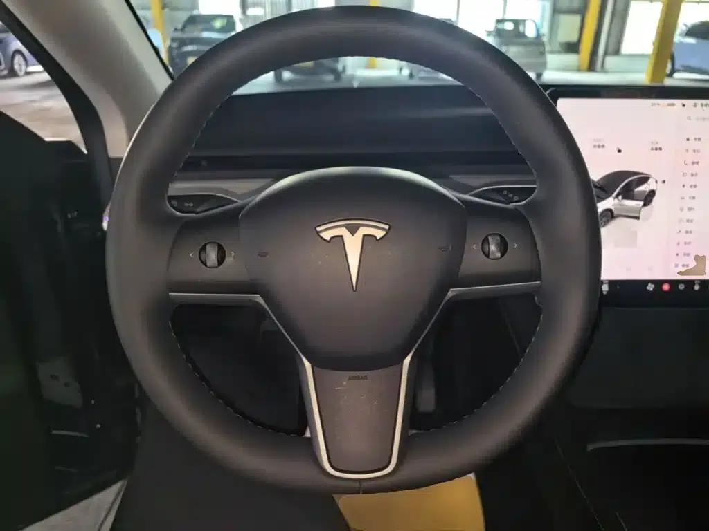 Model Y 2024 Rear-Wheel Drive — миниатюра 11