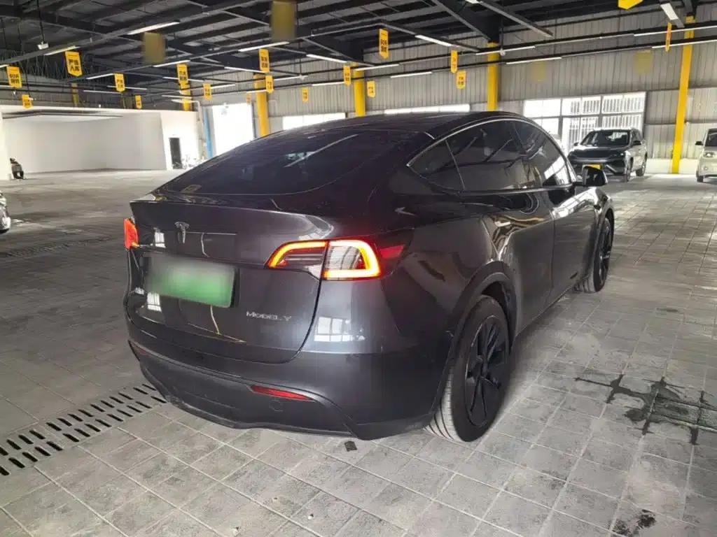 Model Y 2024 Rear-Wheel Drive — миниатюра 7
