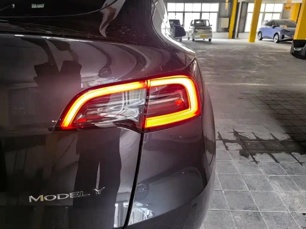 Model Y 2024 Rear-Wheel Drive — миниатюра 8