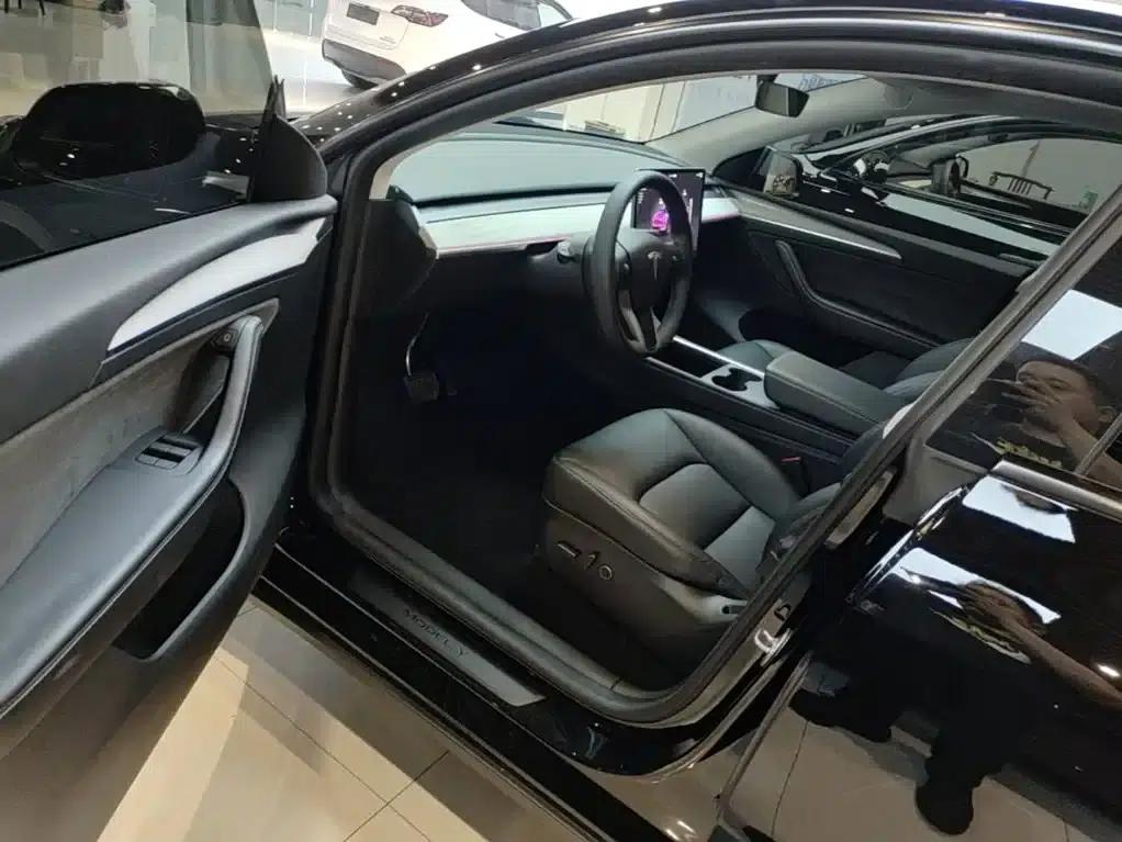 Model Y 2023 Rear-Wheel Drive — миниатюра 16