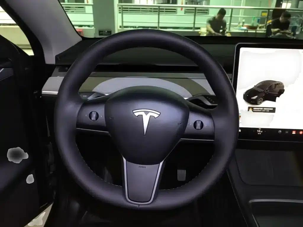 Model Y 2024 Rear-Wheel Drive — миниатюра 11