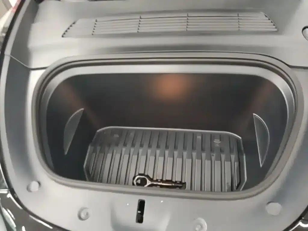 Model Y 2022 Long Range All-Wheel Drive — миниатюра 20