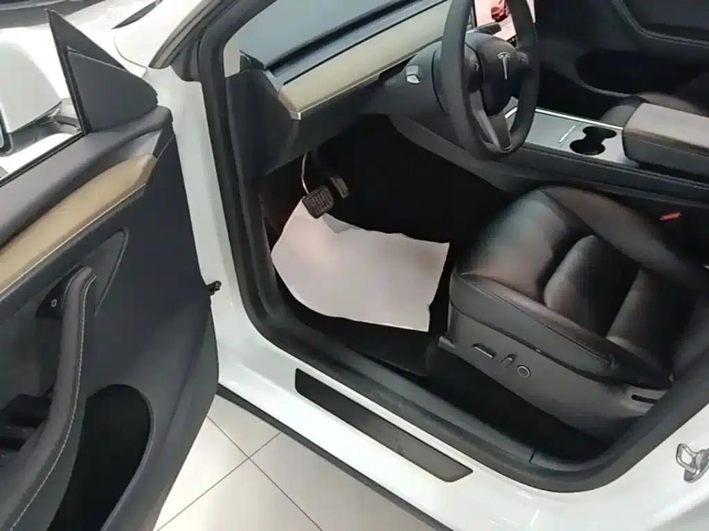 Model Y 2022 Rear-Wheel Drive — миниатюра 16