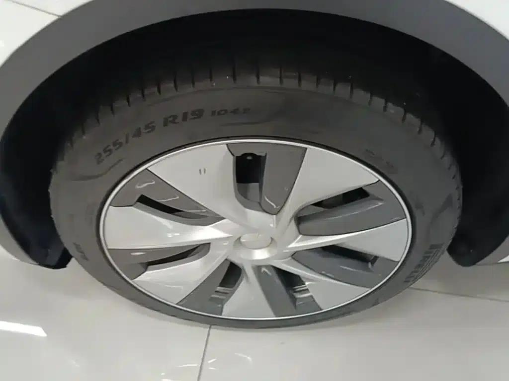 Model Y 2022 Rear-Wheel Drive — миниатюра 23