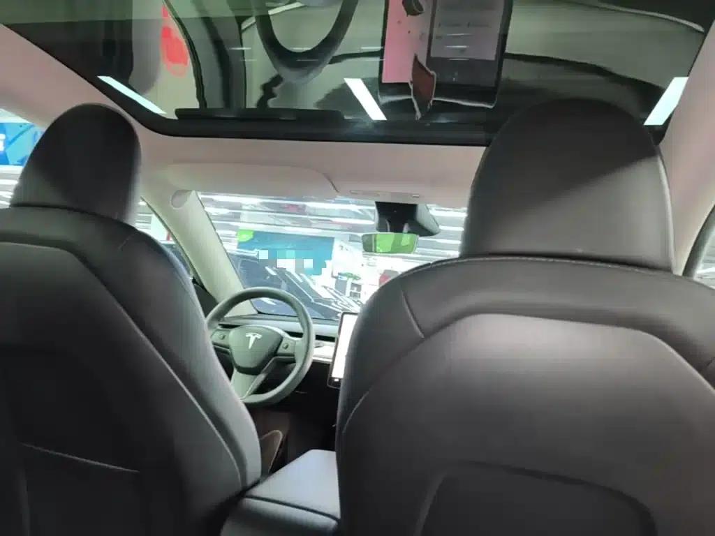 Model Y 2024 Rear-Wheel Drive — миниатюра 18