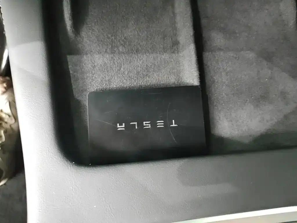Model Y 2023 Rear-Wheel Drive — миниатюра 9
