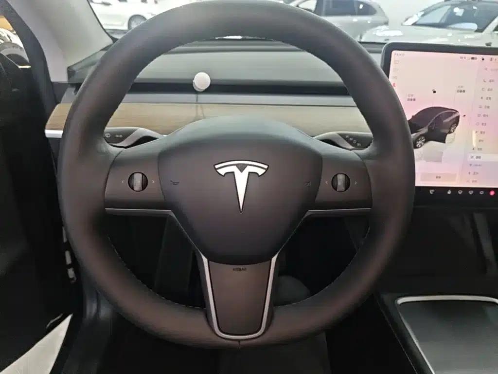 Model Y 2022 Rear-Wheel Drive — миниатюра 11