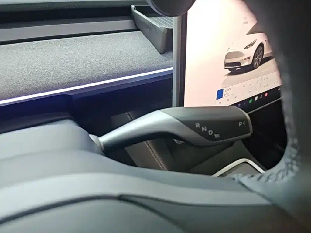 Model Y 2023 Rear-Wheel Drive — миниатюра 14