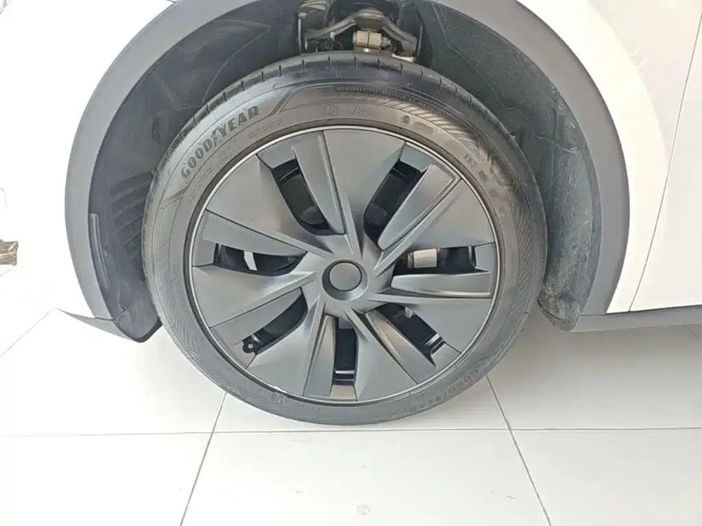 Model Y 2023 Rear-Wheel Drive — миниатюра 23