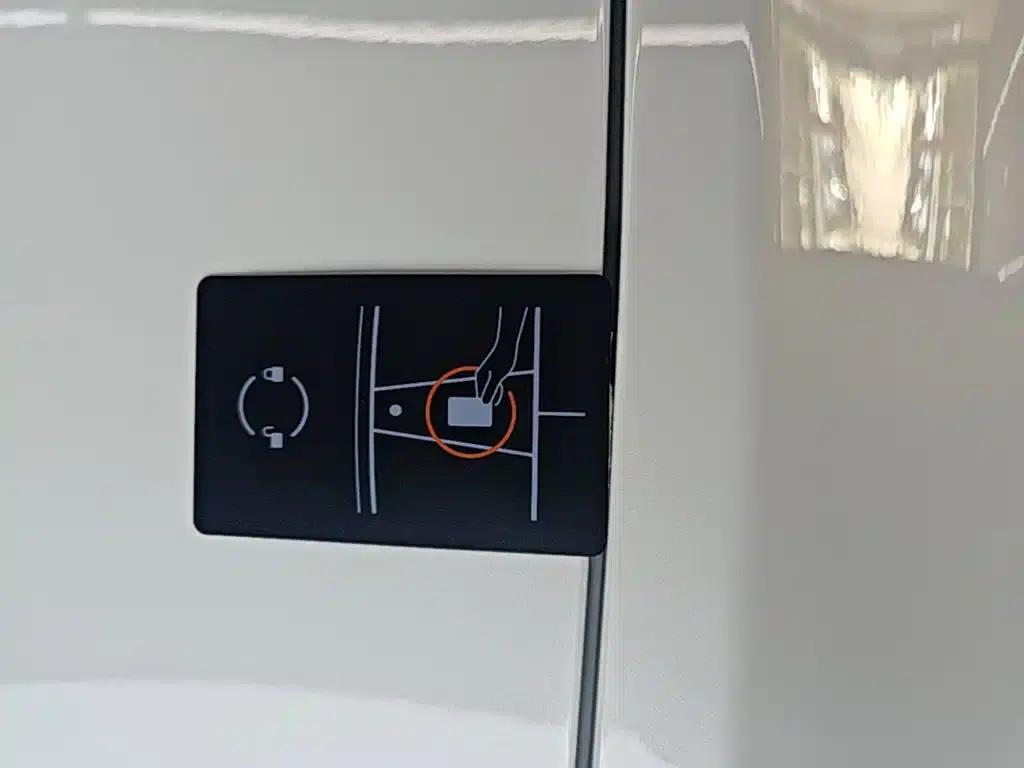 Model Y 2023 Rear-Wheel Drive — миниатюра 9