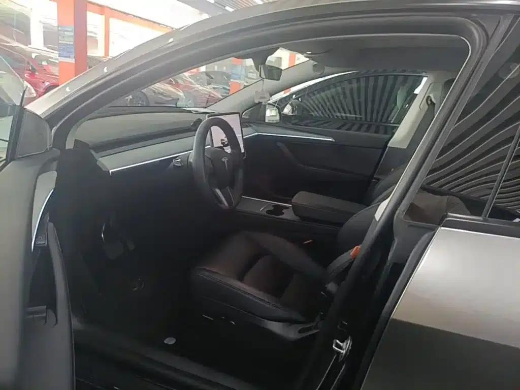 Model Y 2024 Rear-Wheel Drive — миниатюра 16