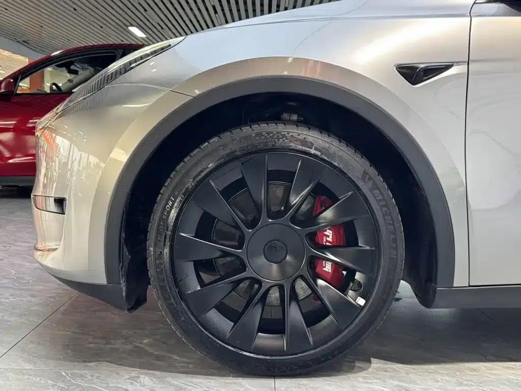 Model Y 2024 Rear-Wheel Drive — миниатюра 23