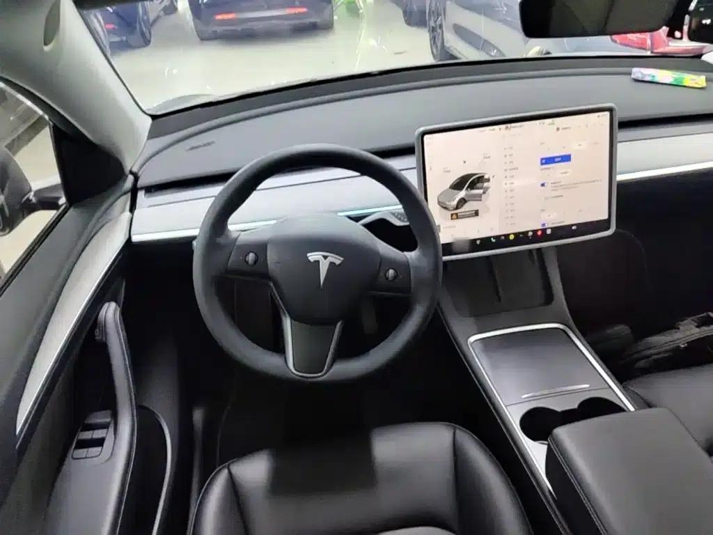 Model Y 2024 Rear-Wheel Drive — миниатюра 7