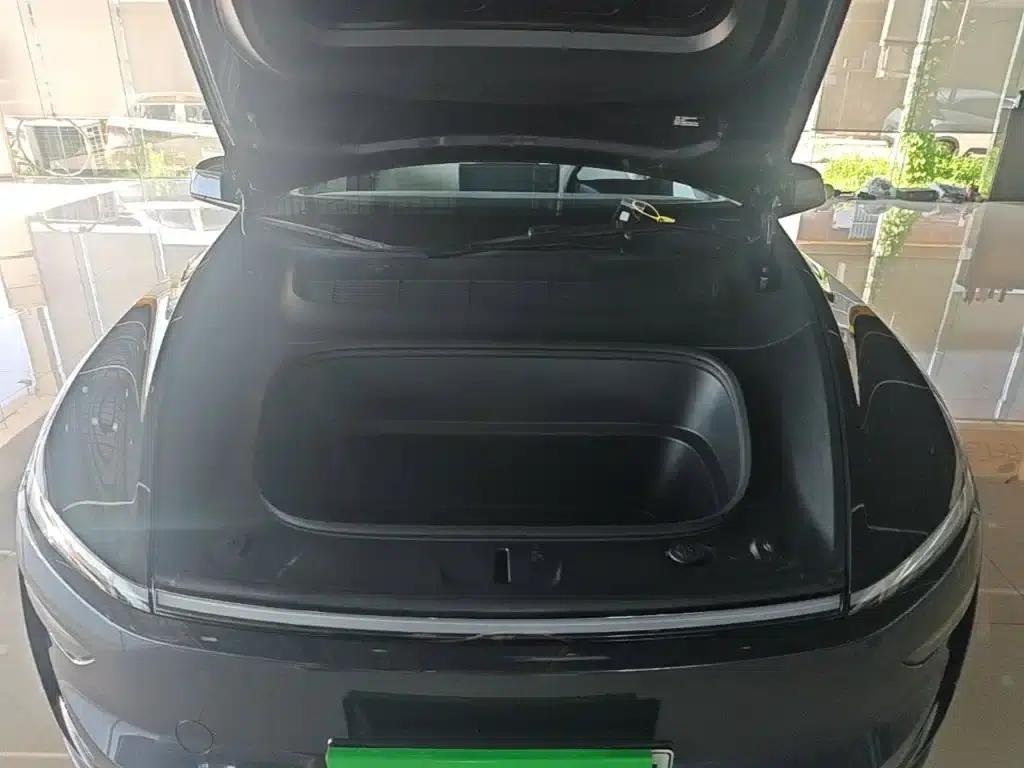 Model Y 2025 Long Range All-Wheel Drive First Edition — миниатюра 20