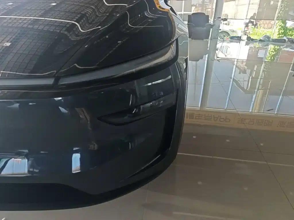 Model Y 2025 Long Range All-Wheel Drive First Edition — миниатюра 24