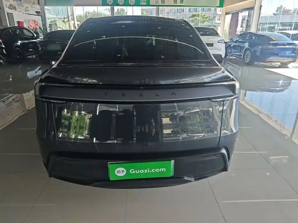 Model Y 2025 Long Range All-Wheel Drive First Edition — миниатюра 6