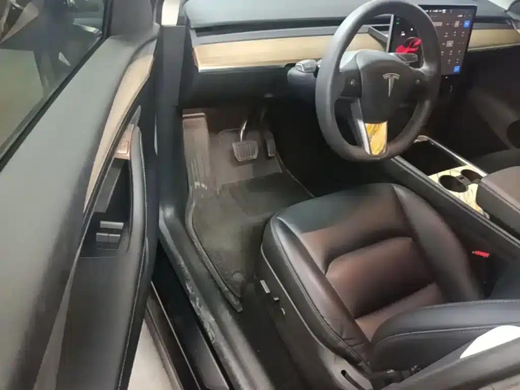 Model Y 2022 Rear-Wheel Drive — миниатюра 16