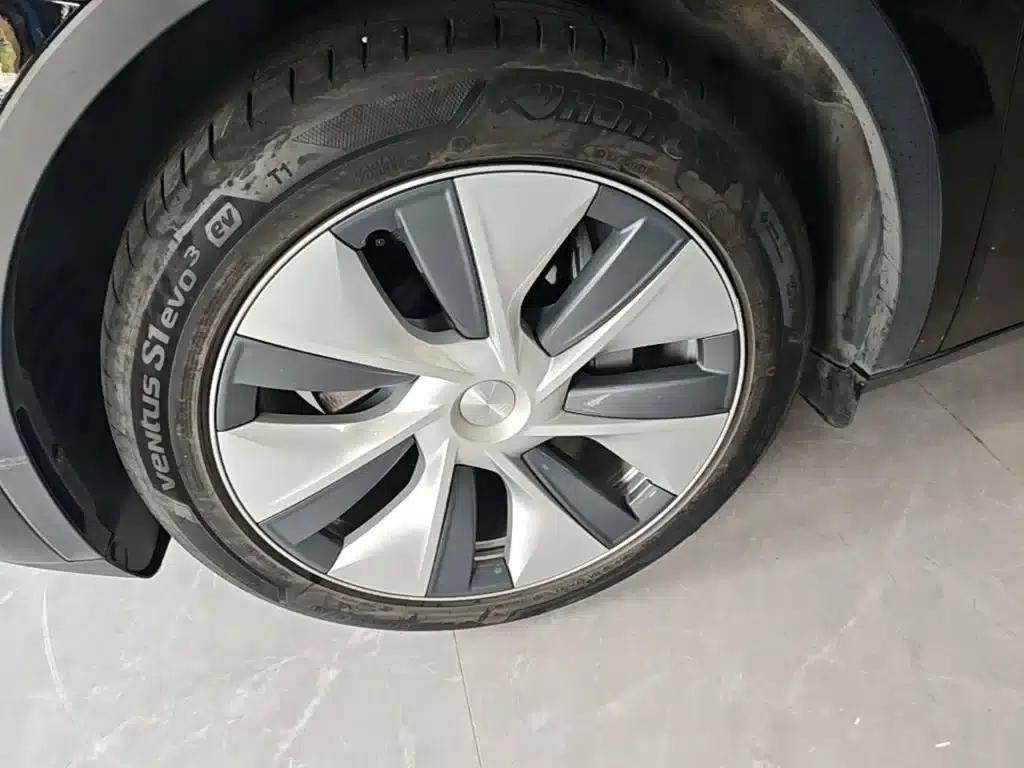 Model Y 2023 Long Range All-Wheel Drive — миниатюра 23