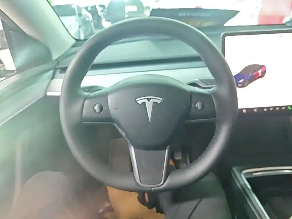 Model Y 2023 Rear-Wheel Drive — миниатюра 11