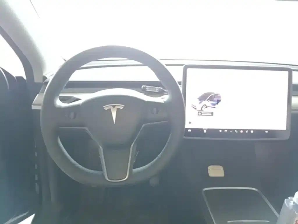 Model Y 2022 Facelift Rear-Wheel Drive Version — миниатюра 11