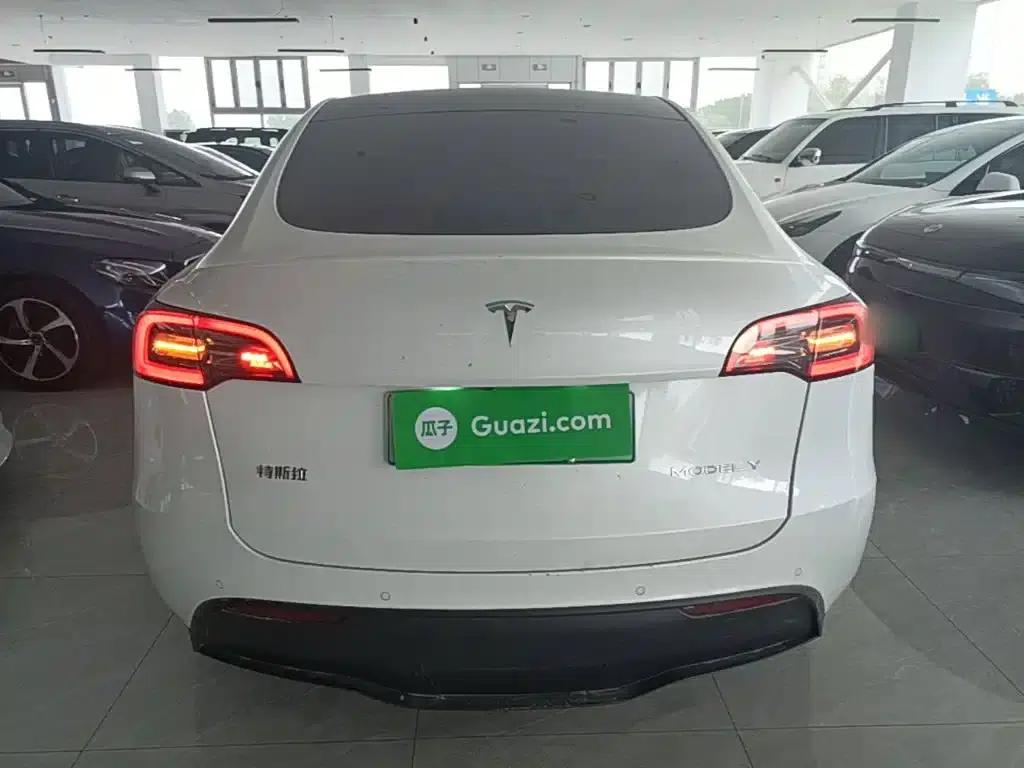 Model Y 2022 Facelift Long Range All-Wheel Drive Version — миниатюра 4