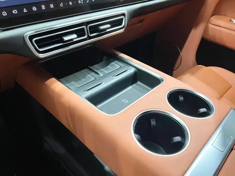 Li Auto L9 2024 Ultra Edition — миниатюра 16