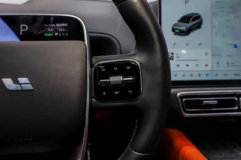 Li Auto L9 2022 Max Edition — миниатюра 24