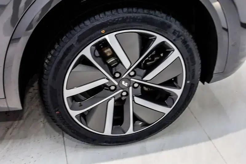 Li Auto L9 2022 Max Edition — миниатюра 6