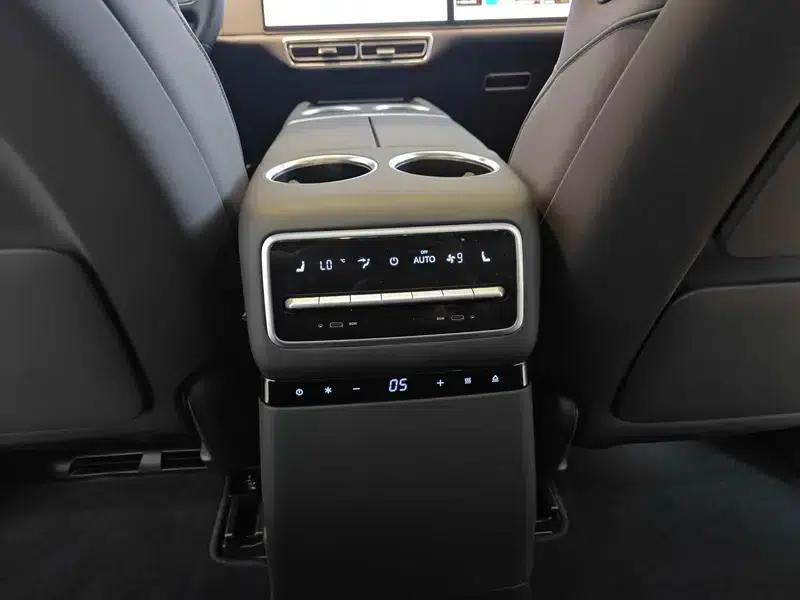 Li Auto L9 2022 Max Edition — миниатюра 10