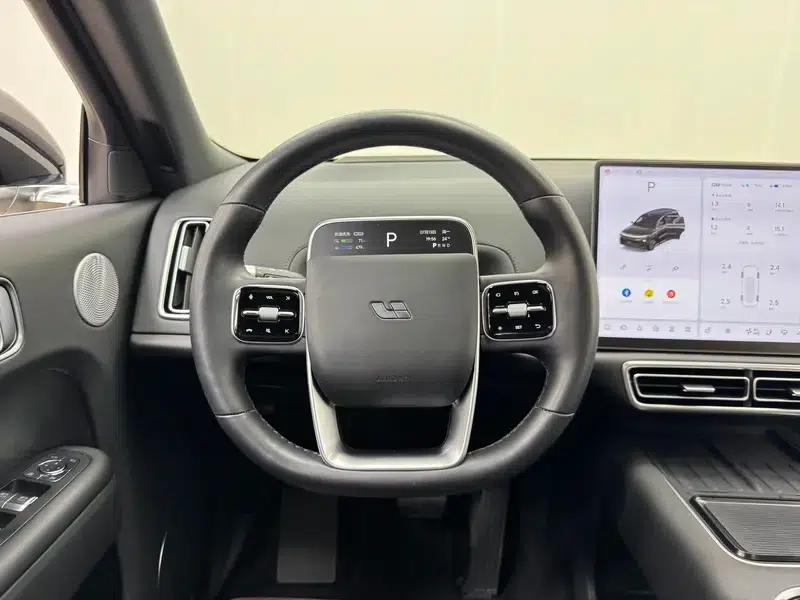 Li Auto L9 2022 Max Edition — миниатюра 16