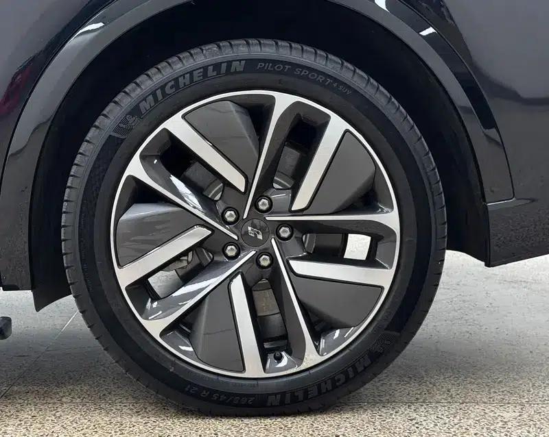 Li Auto L9 2022 Max Edition — миниатюра 9
