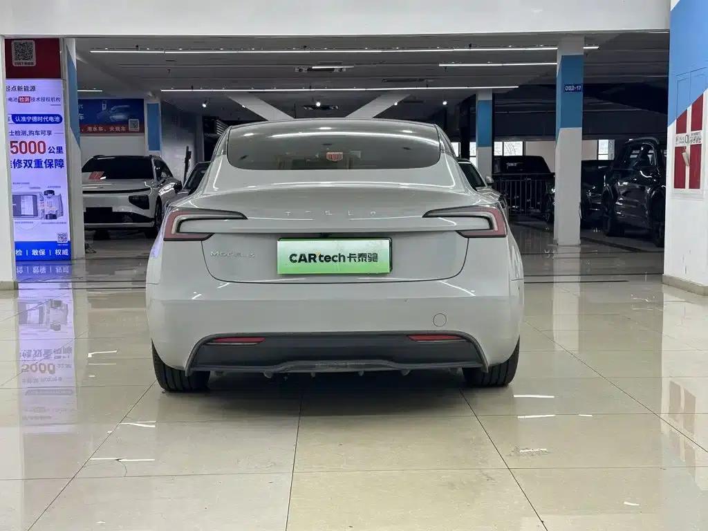 Model 3 2023 Rear-Wheel Drive — миниатюра 4