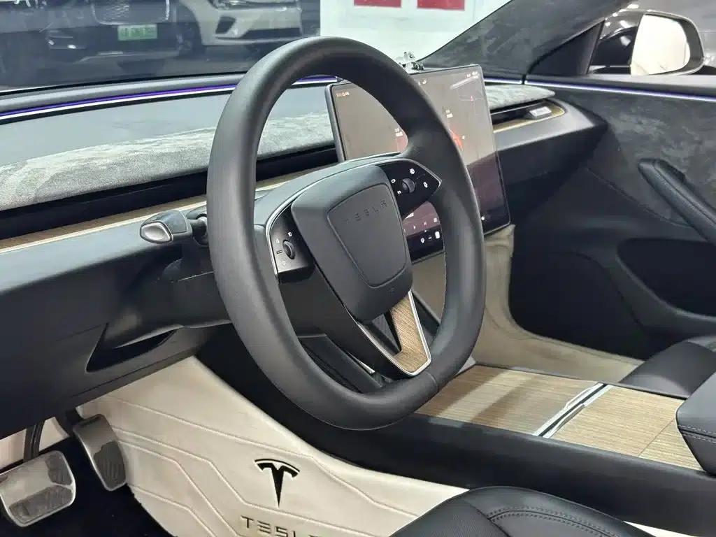 Model 3 2023 Rear-Wheel Drive — миниатюра 10