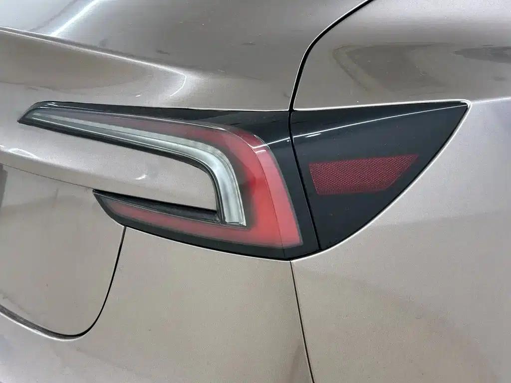 Model 3 2023 Rear-Wheel Drive — миниатюра 8