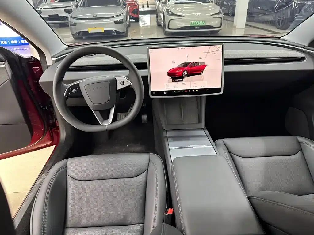 Model 3 2023 Rear-Wheel Drive — миниатюра 10